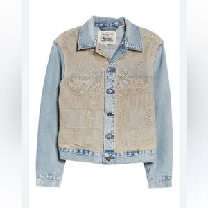 Levis Strauss Co. Women’s Blue French Tulle Denim Jacket size Small